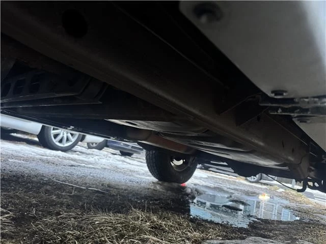 2004 Chevrolet Suburban 8th Gen - Image 21 of 21