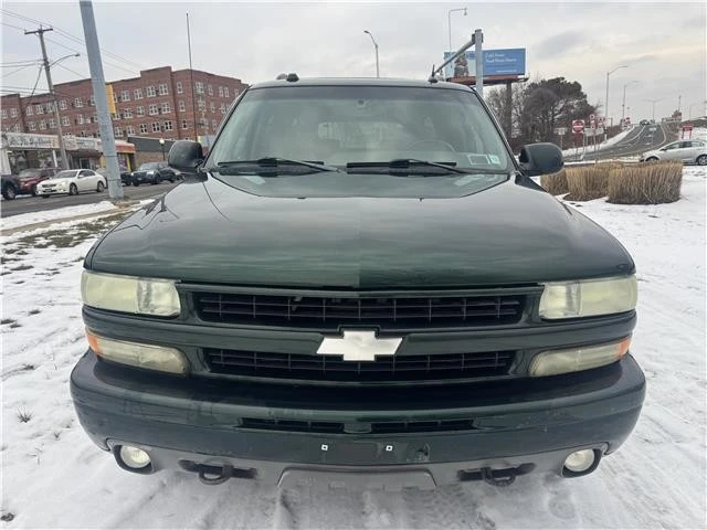2004 Chevrolet Suburban 8th Gen - Image 3 of 21