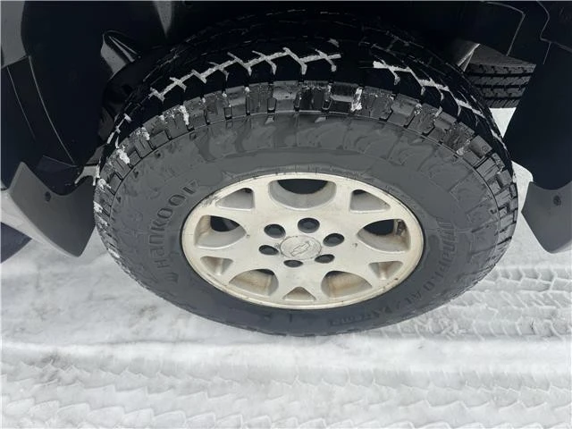 2004 Chevrolet Suburban 8th Gen - Image 16 of 21