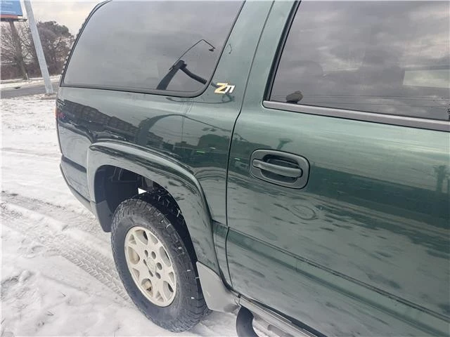 2004 Chevrolet Suburban 8th Gen - Image 8 of 21