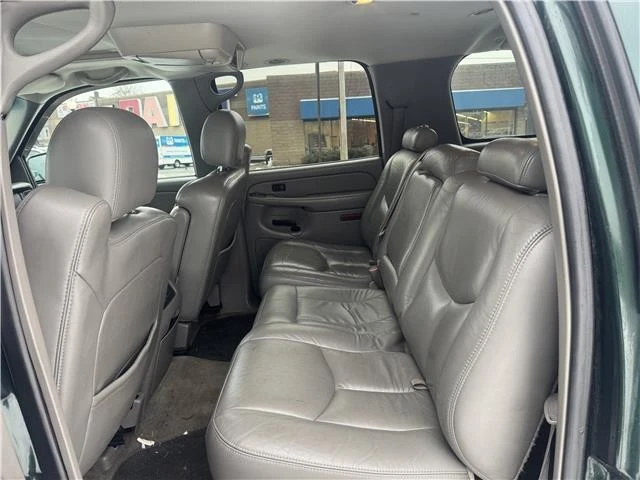 2004 Chevrolet Suburban 8th Gen - Image 14 of 21
