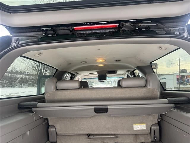 2004 Chevrolet Suburban 8th Gen - Image 17 of 21