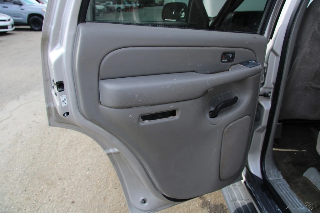 2004 Chevrolet Tahoe 2nd Gen - Image 17 of 21
