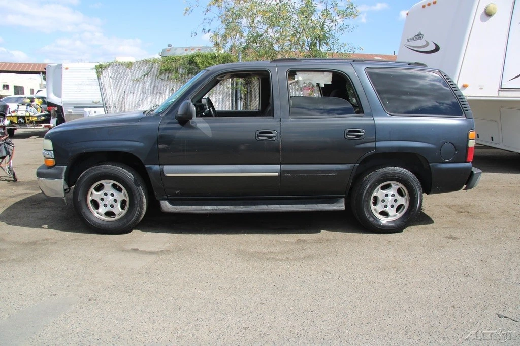 2004 Chevrolet Tahoe 2nd Gen - Image 3 of 24