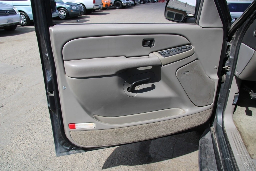2004 Chevrolet Tahoe 2nd Gen - Image 14 of 24