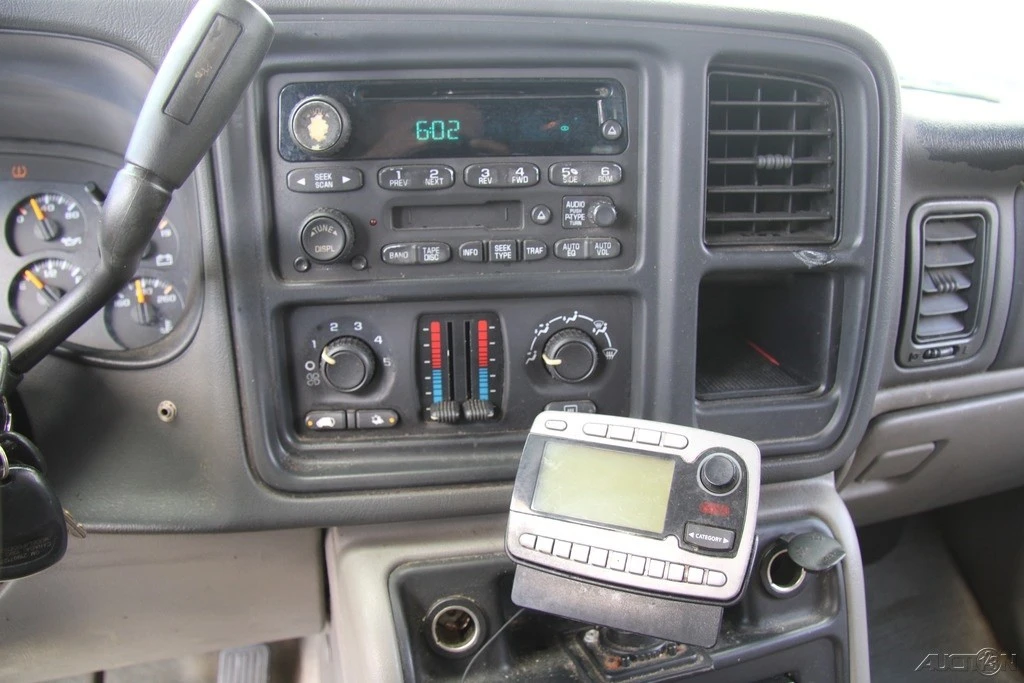 2004 Chevrolet Tahoe 2nd Gen - Image 19 of 24