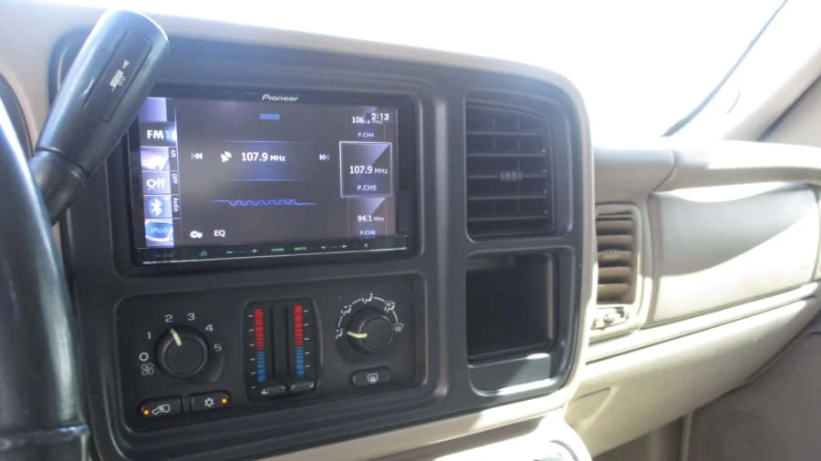 2004 Chevrolet Tahoe 2nd Gen - Image 6 of 11