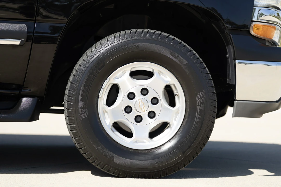 2004 Chevrolet Tahoe 2nd Gen - Image 30 of 31