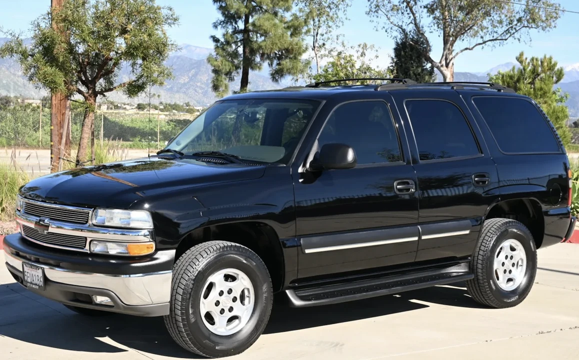 2004 Chevrolet Tahoe 2nd Gen - Image 2 of 31