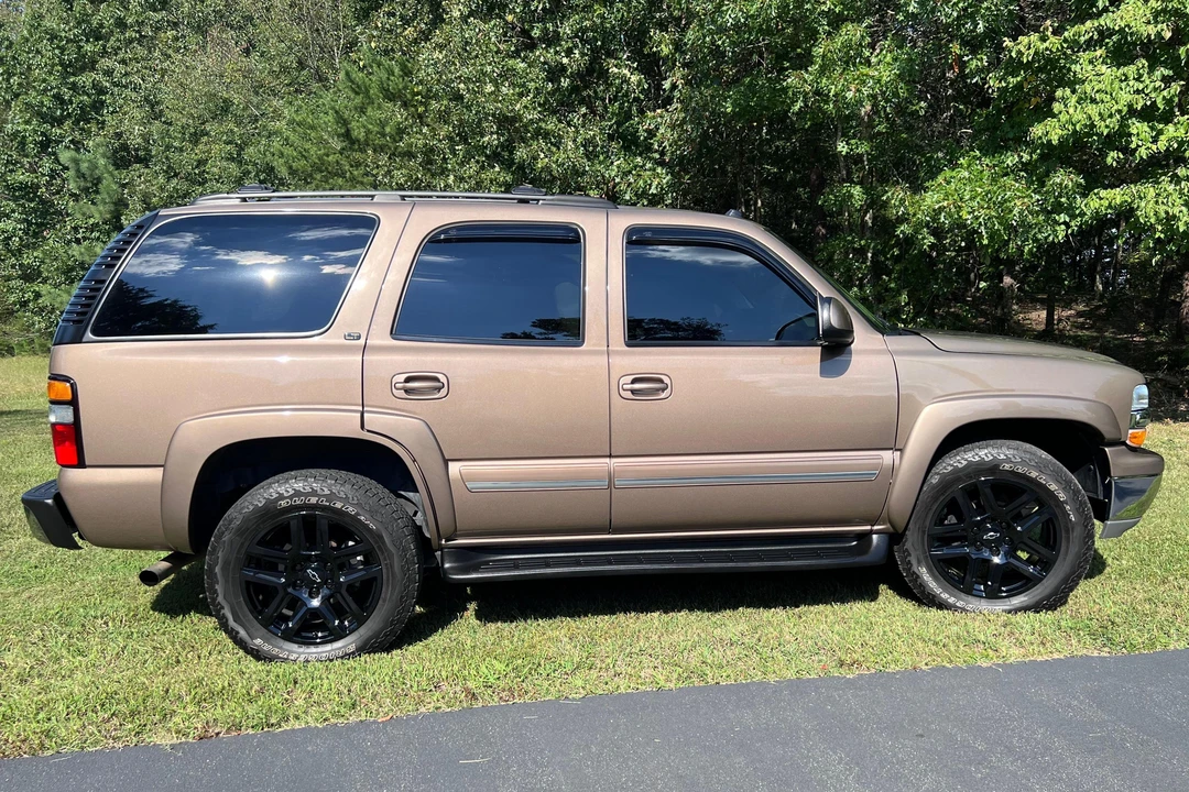 2004 Chevrolet Tahoe 2nd Gen - Image 3 of 31