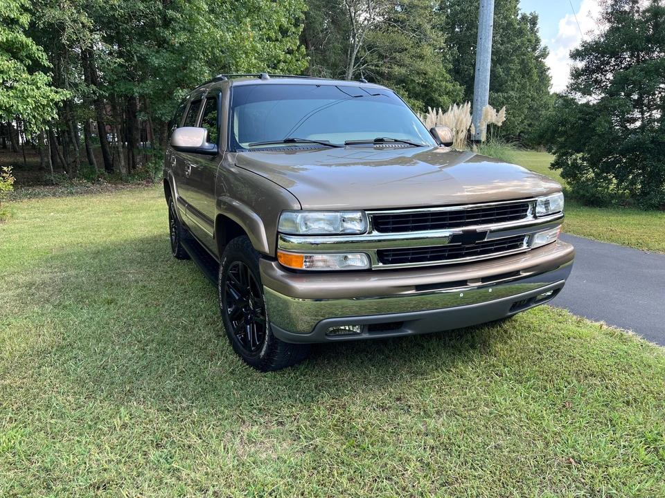 2004 Chevrolet Tahoe 2nd Gen - Image 14 of 31