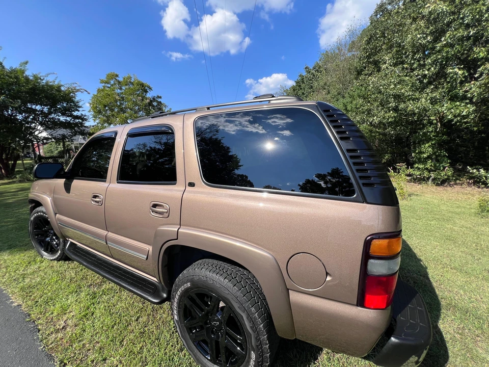 2004 Chevrolet Tahoe 2nd Gen - Image 10 of 31