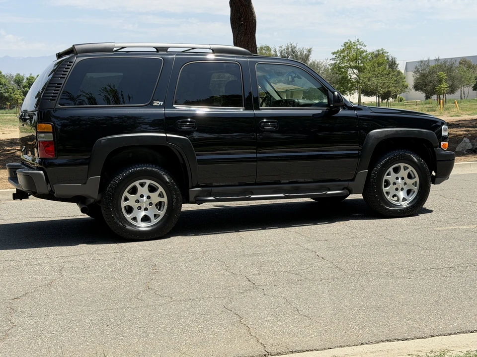 2004 Chevrolet Tahoe 2nd Gen - Image 25 of 31