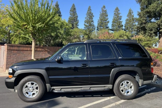 2004 Chevrolet Tahoe 2nd Gen - Image 3 of 7