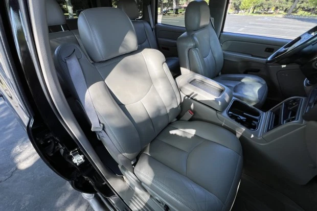 2004 Chevrolet Tahoe 2nd Gen - Image 4 of 7