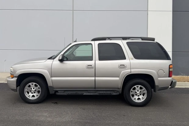 2004 Chevrolet Tahoe 2nd Gen - Image 3 of 8