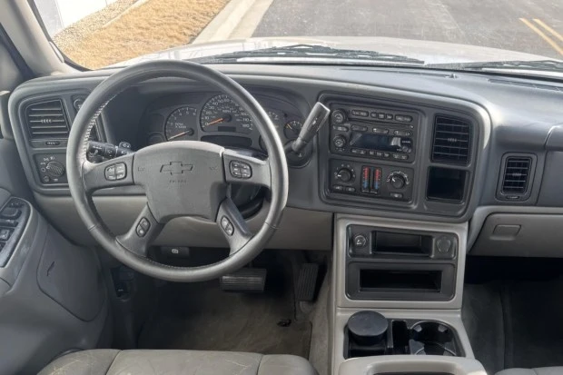 2004 Chevrolet Tahoe 2nd Gen - Image 5 of 8