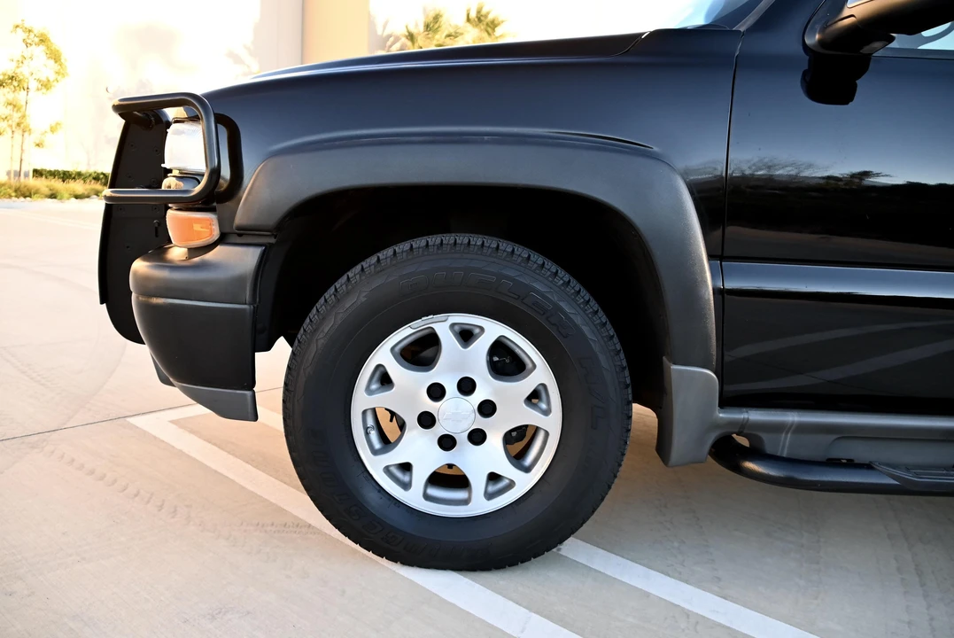 2004 Chevrolet Tahoe 2nd Gen - Image 16 of 31