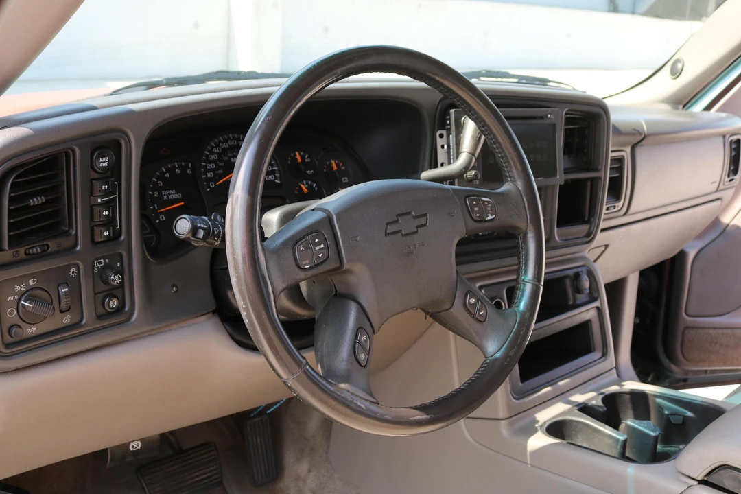 2004 Chevrolet Tahoe 2nd Gen - Image 6 of 9