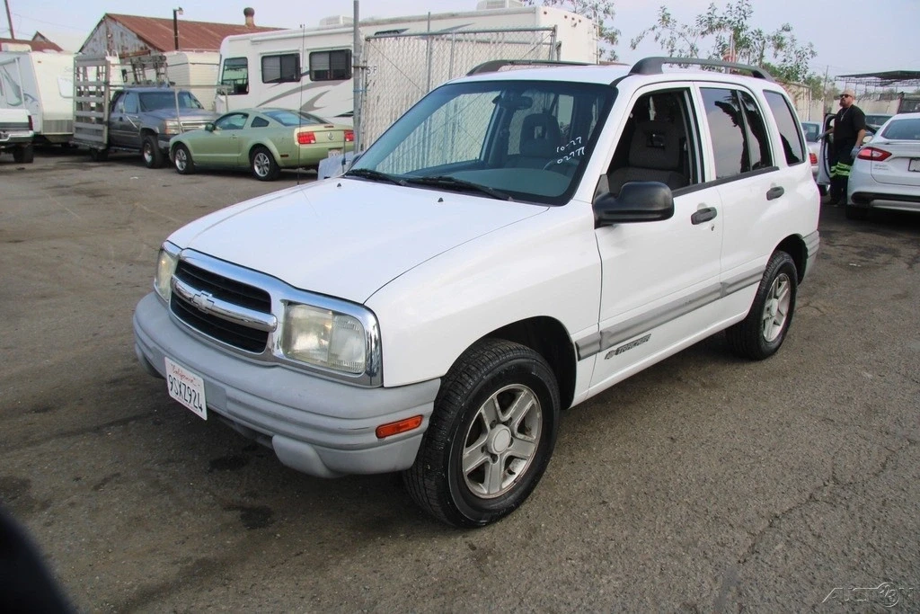 2004 Chevrolet Tracker - Image 2 of 21