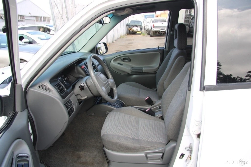 2004 Chevrolet Tracker - Image 12 of 21
