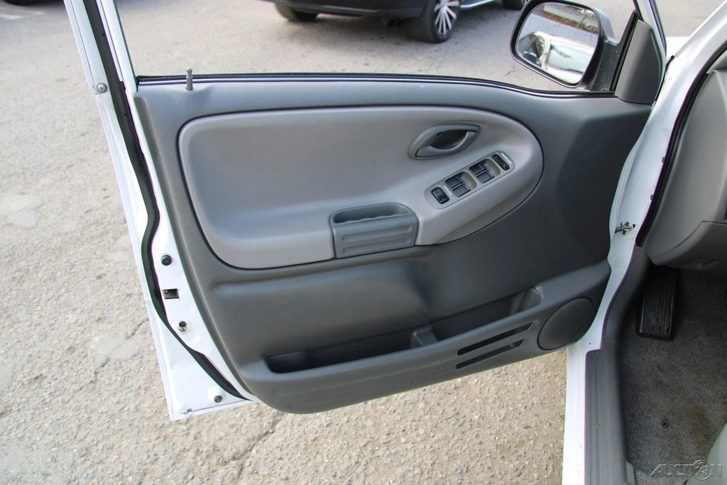 2004 Chevrolet Tracker - Image 11 of 21