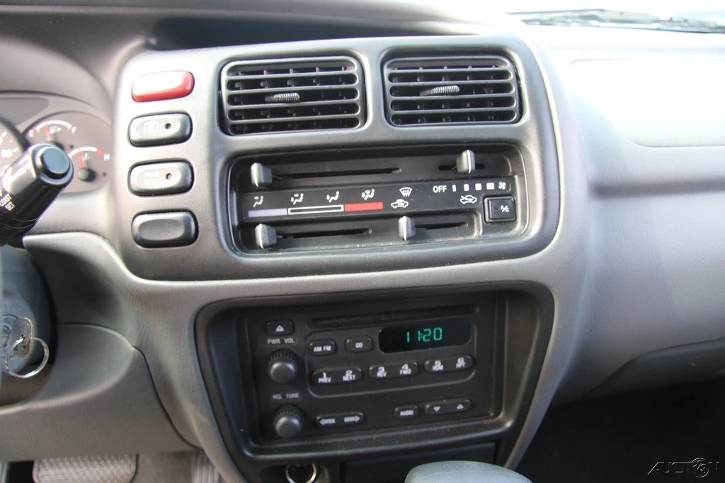 2004 Chevrolet Tracker - Image 15 of 21