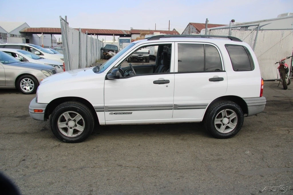 2004 Chevrolet Tracker - Image 3 of 21