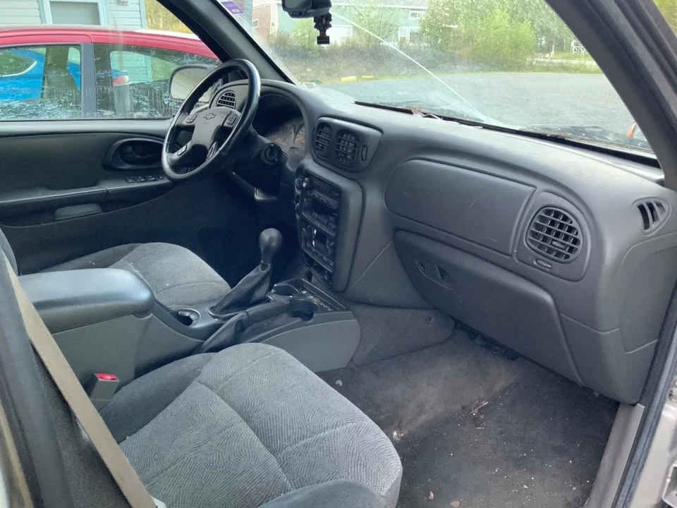 2004 Chevrolet Trailblazer - Image 5 of 8
