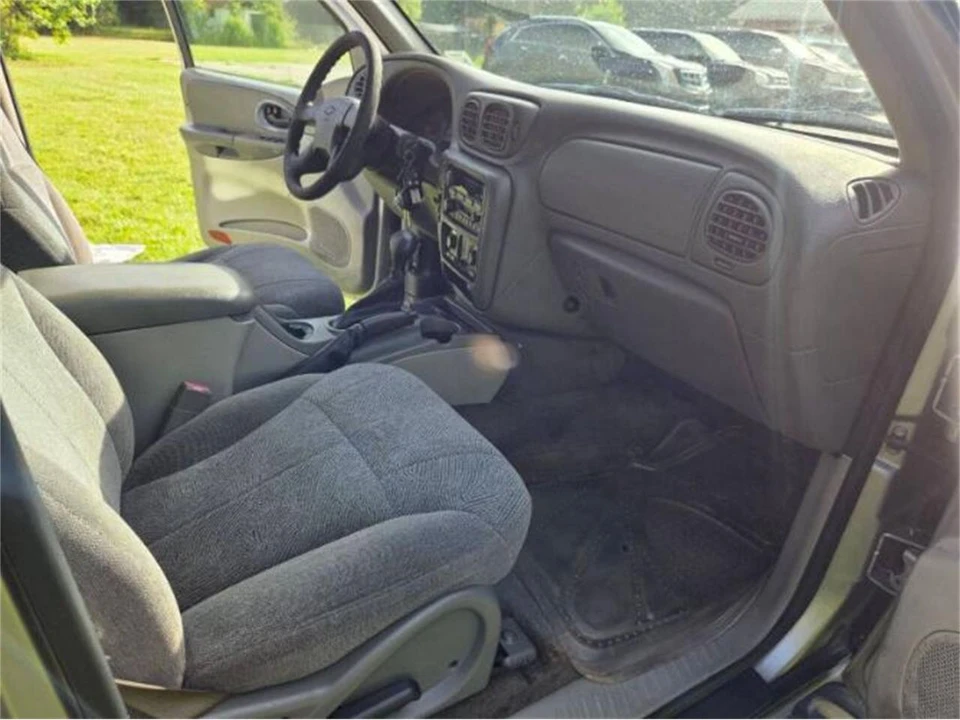 2004 Chevrolet Trailblazer - Image 7 of 13