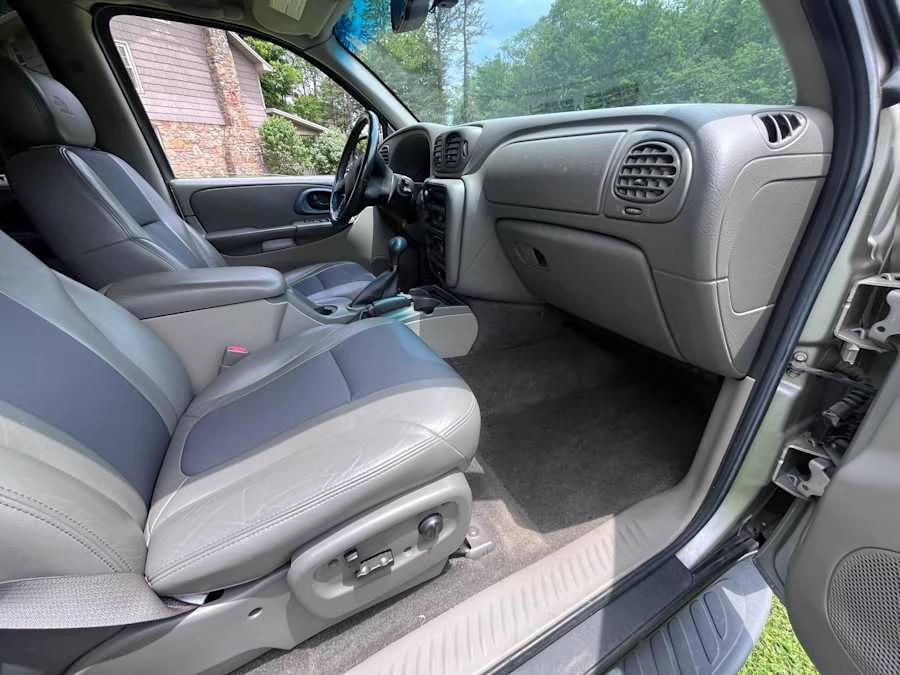 2004 Chevrolet Trailblazer - Image 10 of 25