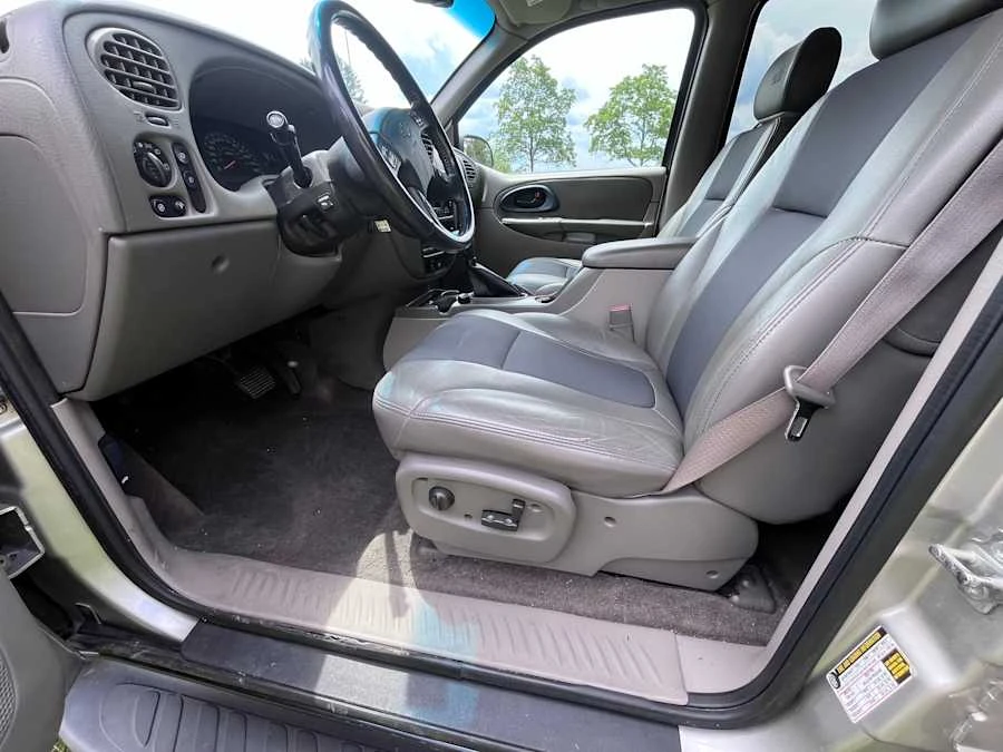 2004 Chevrolet Trailblazer - Image 9 of 25