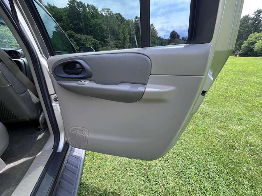 2004 Chevrolet Trailblazer - Image 22 of 25