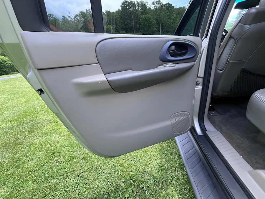 2004 Chevrolet Trailblazer - Image 21 of 25