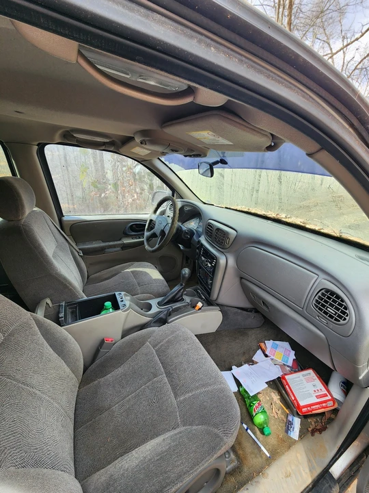 2004 Chevrolet Trailblazer - Image 10 of 12