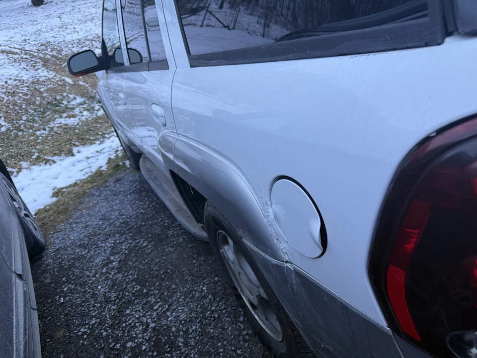 2004 Chevrolet Trailblazer - Image 3 of 12