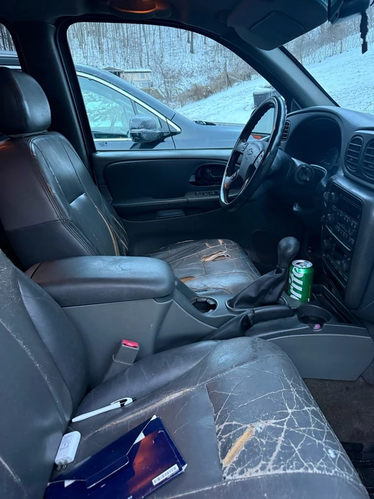 2004 Chevrolet Trailblazer - Image 10 of 12