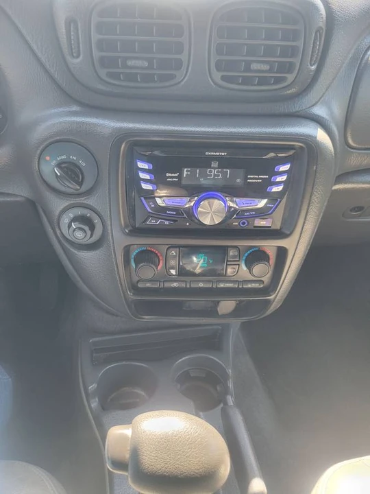 2004 Chevrolet Trailblazer - Image 11 of 12