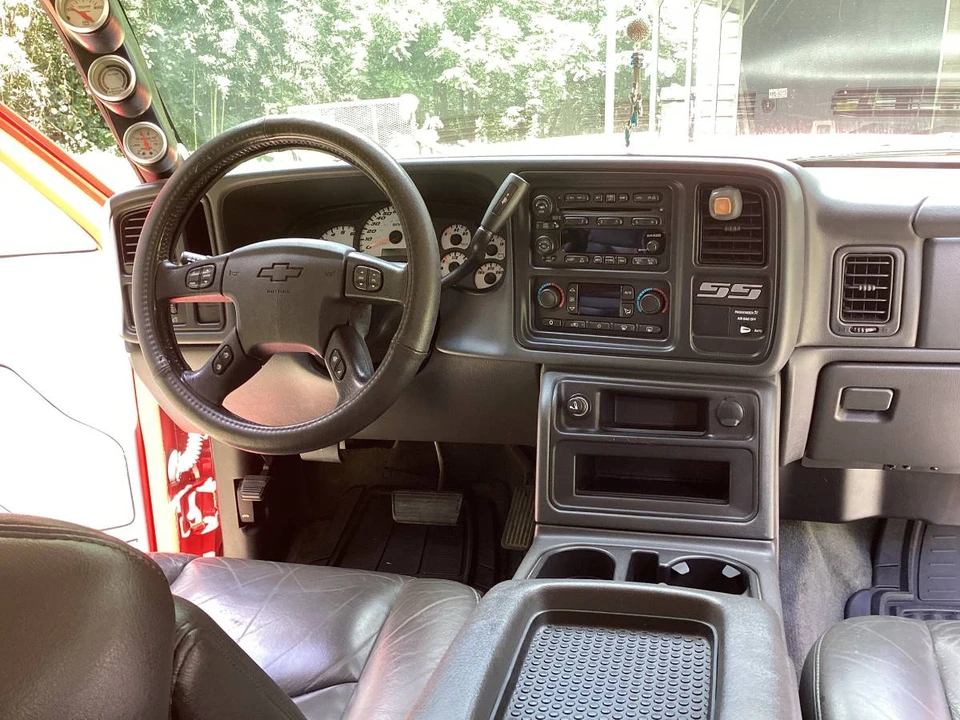 2004 Chevrolet SS - Image 7 of 15