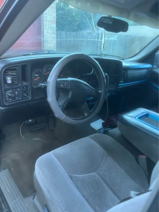2004 Chevrolet Avalanche - Image 7 of 8