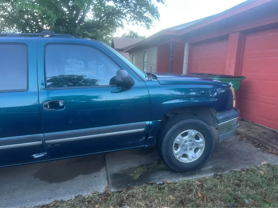 2004 Chevrolet Avalanche - Image 3 of 8
