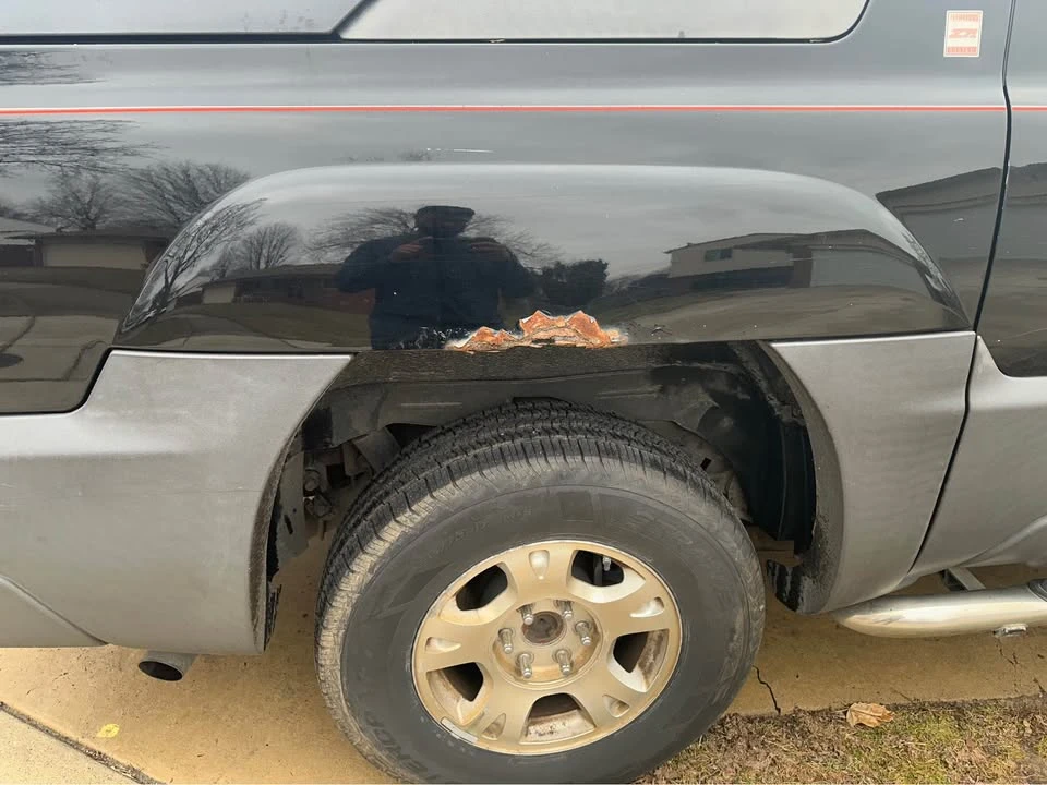 2004 Chevrolet Avalanche - Image 9 of 10