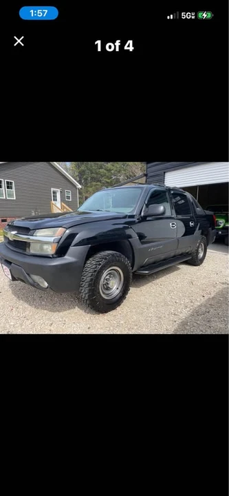 2004 Chevrolet Avalanche - Image 2 of 5