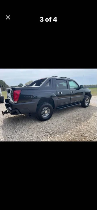 2004 Chevrolet Avalanche - Image 3 of 5