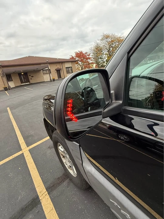 2004 Chevrolet Avalanche - Image 9 of 9