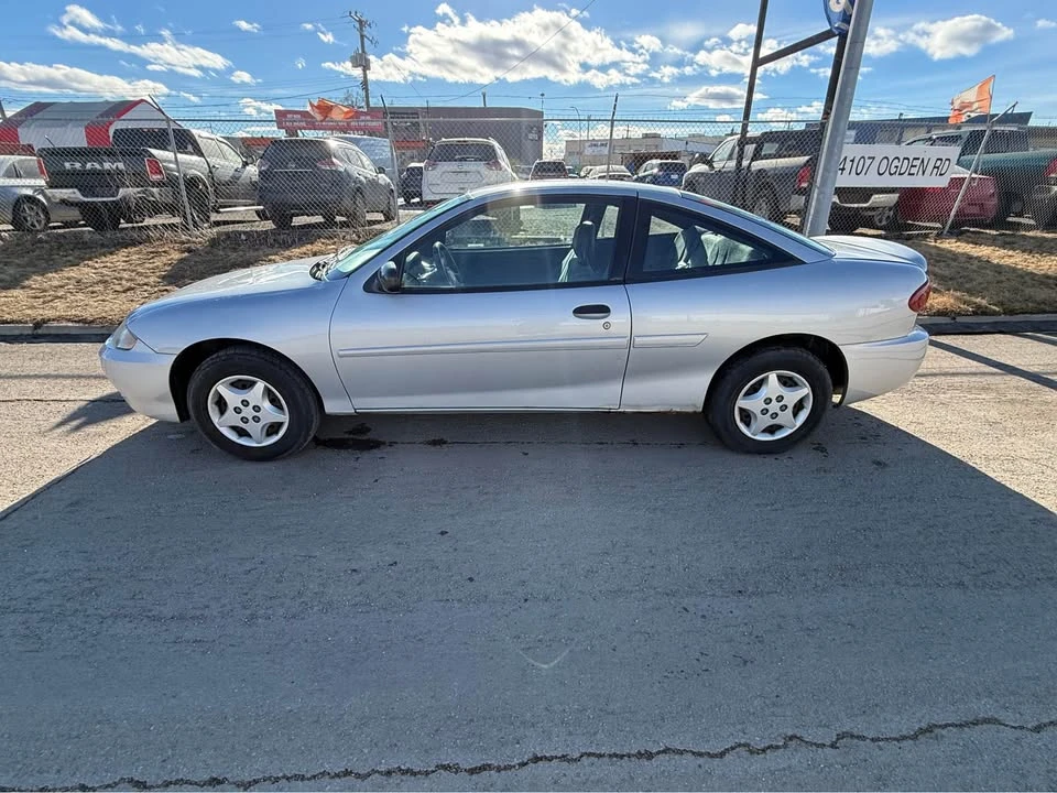 2004 Chevrolet Cavalier - Image 2 of 8