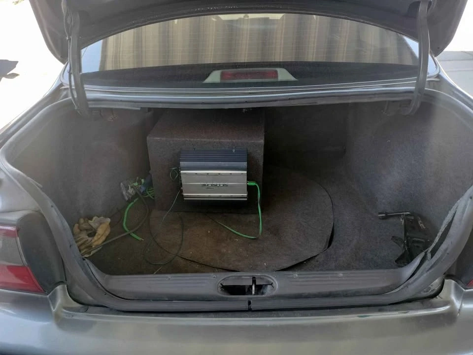 2004 Chevrolet Cavalier - Image 2 of 9