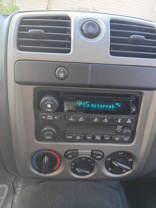 2004 Chevrolet Silverado - Image 15 of 20