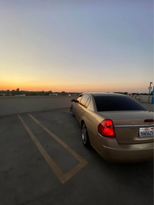 2004 Chevrolet Malibu - Image 2 of 3