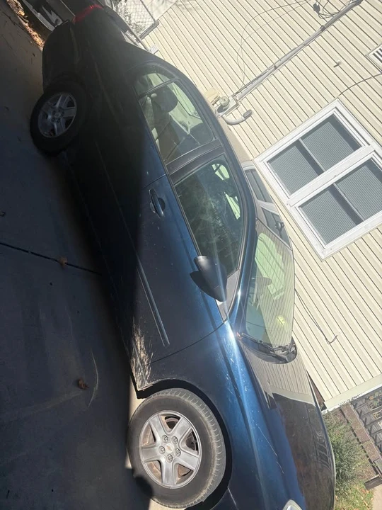 2004 Chevrolet Malibu - Image 2 of 5